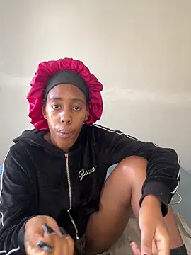 petite bee online show from May 26, 1:18 pm