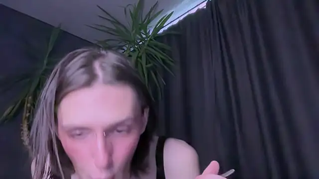 Snapshot of Niky_Long chatting on June 7, 11:25 am Niky Long online show from June 7, 11:25 am
