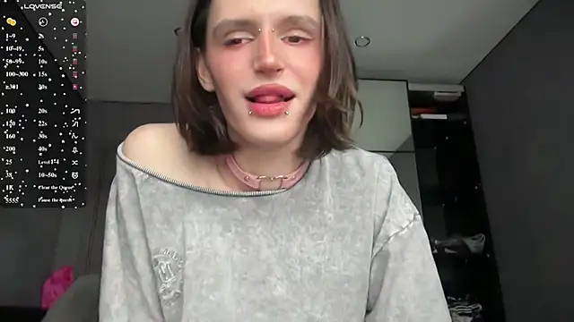 Snapshot of Niky_Long chatting on June 25, 1:15 pm Niky Long online show from June 25, 1:15 pm