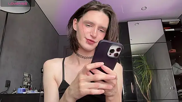 Snapshot of Niky_Long chatting on July 15, 2:00 pm Niky Long online show from July 15, 2:00 pm