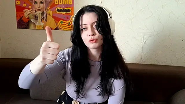 LuiseLecoultre online show from April 17, 5:10 am