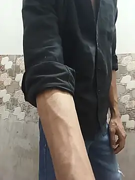 Snapshot of itsmemadhu2019 chatting on May 18, 2:01 pm itsmemadhu2019 online show from May 18, 2:01 pm