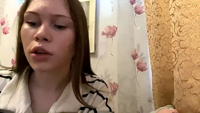 Snapshot of OutCan chatting on April 15, 4:36 pm OutCan online show from April 15, 4:36 pm