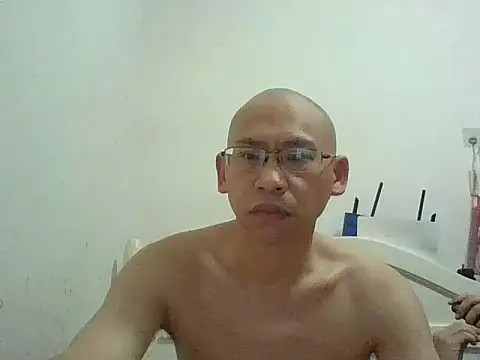 Snapshot of benly118 chatting on April 22, 10:55 pm benly118 online show from April 22, 10:55 pm