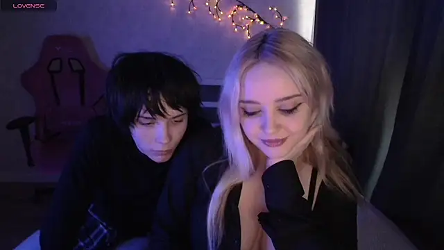 Snapshot of ScallyMilana chatting on April 23, 6:47 am ScallyMilana online show from April 23, 6:47 am