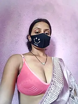 Snapshot of BaddieUnleashed chatting on July 27, 8:21 am BaddieUnleashed online show from July 27, 8:21 am
