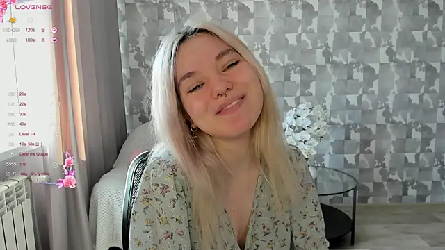 Snapshot of Anna_Delon chatting on April 23, 7:09 am Anna Delon online show from April 23, 7:09 am