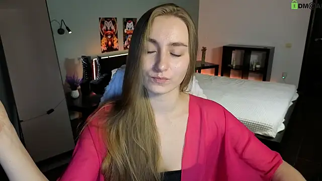 Snapshot of Your_Emily25 chatting on April 21, 7:47 am Your Emily25 online show from April 21, 7:47 am