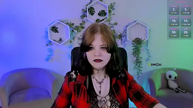 nikki kiss  online show from July 1, 8:38 am