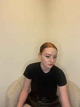 Snapshot of MiraVoss18 chatting on April 21, 5:06 pm MiraVoss18 online show from April 21, 5:06 pm