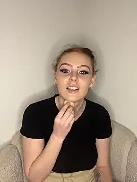 Snapshot of MiraVoss18 chatting on April 22, 6:31 pm MiraVoss18 online show from April 22, 6:31 pm