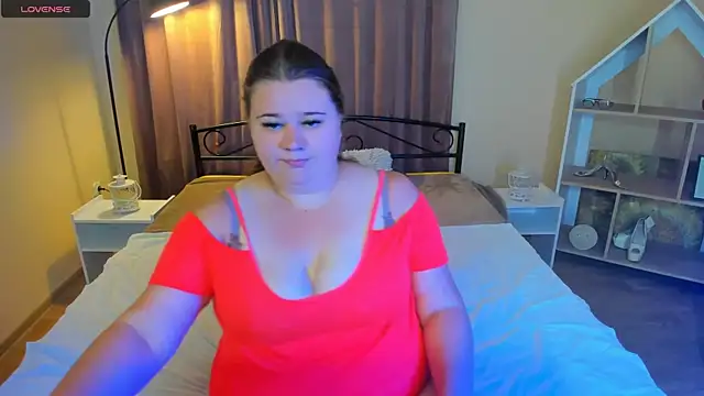 Snapshot of Bella_Blvck chatting on July 13, 5:21 am Bella Blvck online show from July 13, 5:21 am