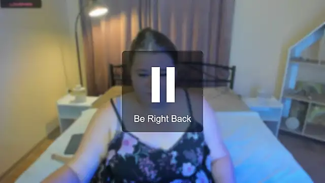 Snapshot of Bella_Blvck chatting on July 17, 5:14 am Bella Blvck online show from July 17, 5:14 am