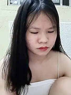 Snapshot of Seraphinahh chatting on May 3, 3:51 pm Seraphinahh online show from May 3, 3:51 pm