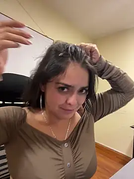 Snapshot of Selene__Ferrer chatting on April 16, 9:39 pm Selene Ferrer online show from April 16, 9:39 pm