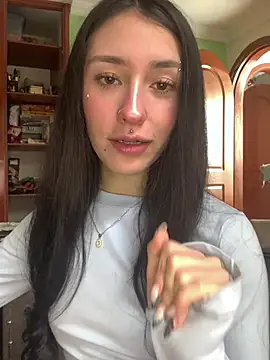 Snapshot of NickieCute- chatting on April 21, 8:12 pm NickieCute- online show from April 21, 8:12 pm
