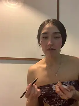Snapshot of NickieCute- chatting on April 24, 9:17 pm NickieCute- online show from April 24, 9:17 pm