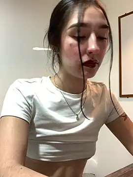 Snapshot of NickieCute- chatting on May 8, 7:30 pm NickieCute- online show from May 8, 7:30 pm