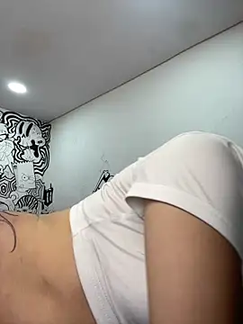 Snapshot of NickieCute- chatting on May 21, 8:49 pm NickieCute- online show from May 21, 8:49 pm