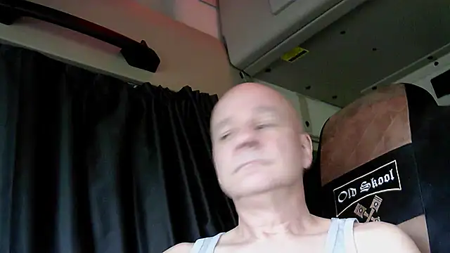 Snapshot of mannohmann5 chatting on April 14, 6:03 pm mannohmann5 online show from April 14, 6:03 pm