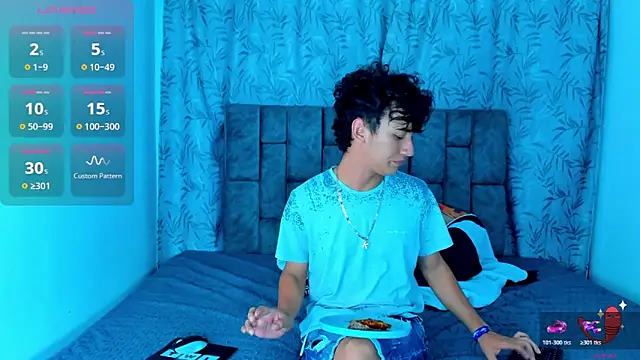 Snapshot of IhanKing chatting on June 8, 1:28 am IhanKing online show from June 8, 1:28 am