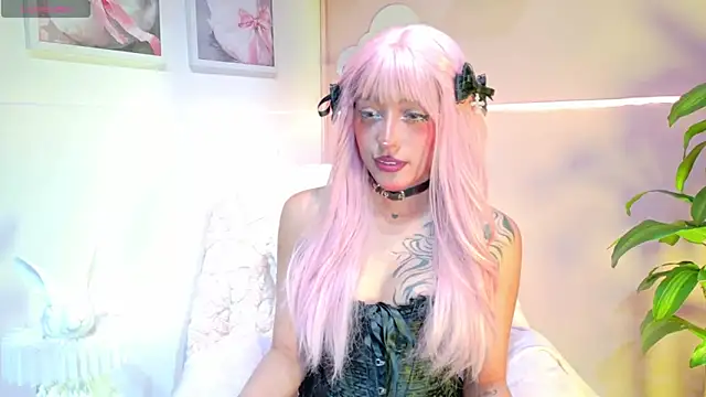 Snapshot of VaLuu__ chatting on June 29, 12:49 pm VaLuu online show from June 29, 12:49 pm