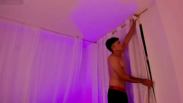 Thiago teenboy66 online show from April 18, 3:54 am