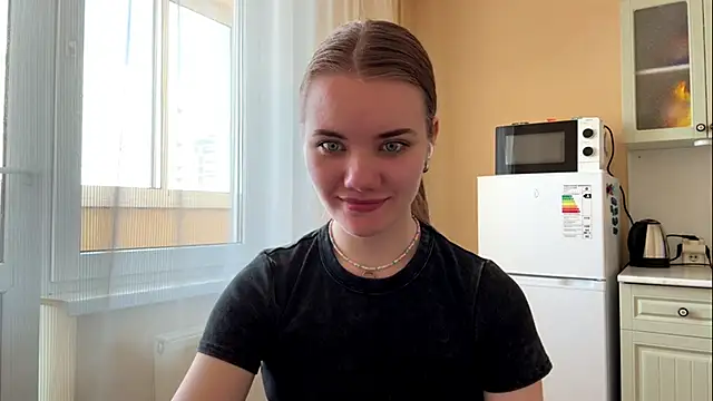 doana bebriti online show from May 5, 12:24 pm