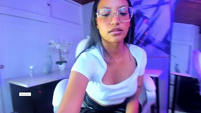 Snapshot of miel_ambar chatting on April 27, 12:47 pm miel ambar online show from April 27, 12:47 pm