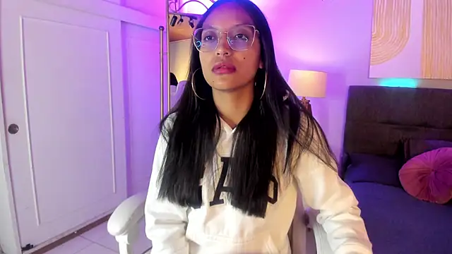 Snapshot of miel_ambar chatting on May 27, 1:52 pm miel ambar online show from May 27, 1:52 pm