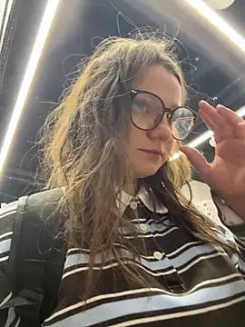 lilimip online show from April 20, 9:23 am