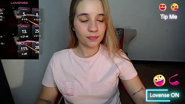 Snapshot of Ambar_lynn01 chatting on June 24, 8:08 pm Ambar lynn01 online show from June 24, 8:08 pm