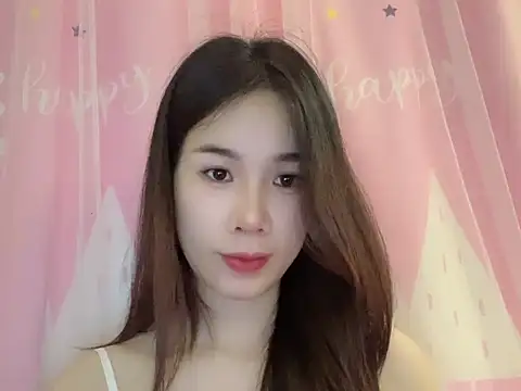 Snapshot of Luna3579 chatting on June 17, 7:37 pm Luna3579 online show from June 17, 7:37 pm