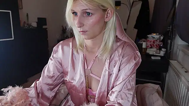 barbiplaymate online show from January 18, 5:39 pm