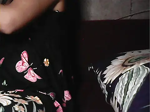 Snapshot of _sweetbabe23 chatting on June 26, 4:00 pm sweetbabe23 online show from June 26, 4:00 pm