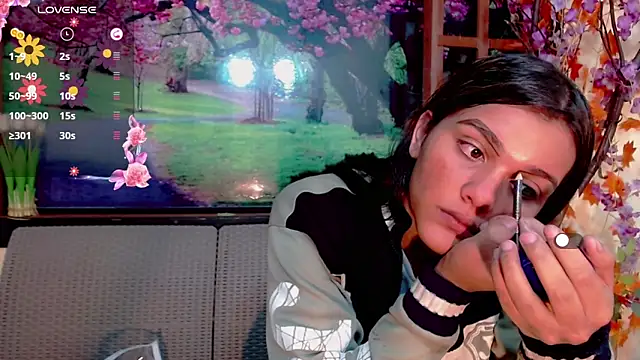 Snapshot of Alejandra_montenegro chatting on May 28, 10:56 am Alejandra montenegro online show from May 28, 10:56 am