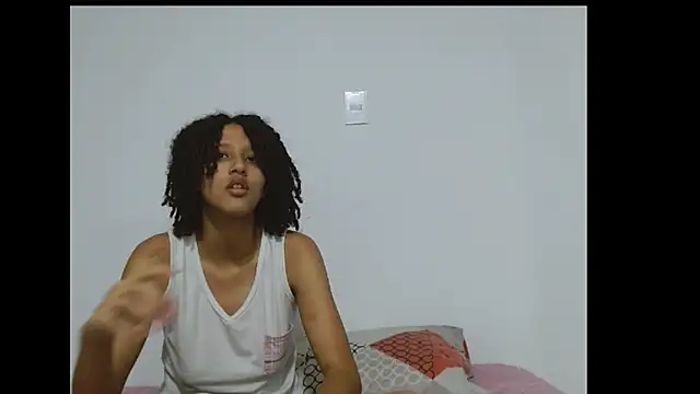 Snapshot of Stefy_sophie03 chatting on May 16, 3:36 am Stefy sophie03 online show from May 16, 3:36 am