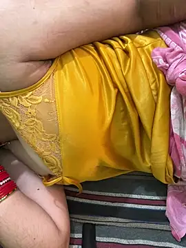 Snapshot of Cute_maari chatting on May 28, 10:40 pm Cute maari online show from May 28, 10:40 pm