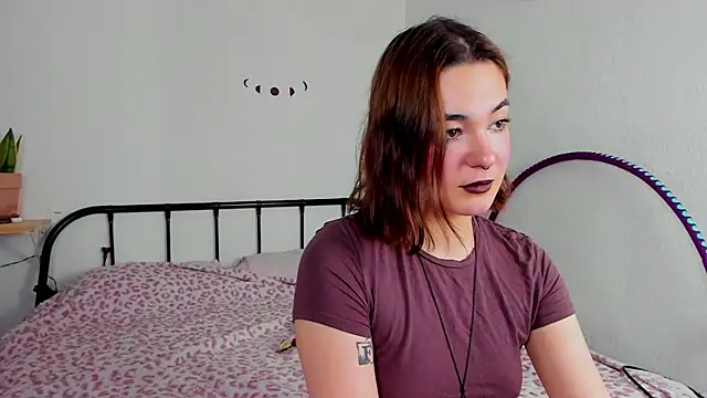 Snapshot of LiyaFly chatting on June 8, 2:50 pm LiyaFly online show from June 8, 2:50 pm