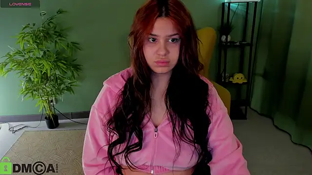 Snapshot of nicolewoss chatting on May 14, 4:19 am nicolewoss online show from May 14, 4:19 am