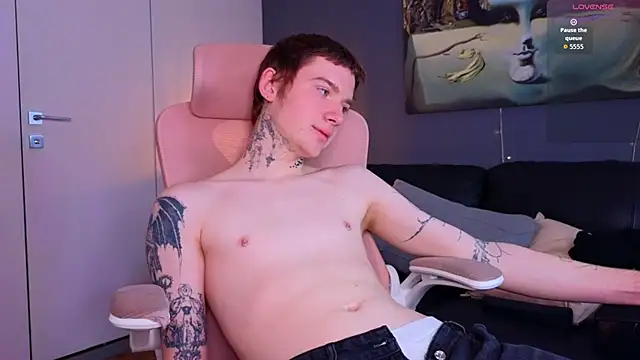 JusttJustin online show from April 17, 8:12 pm