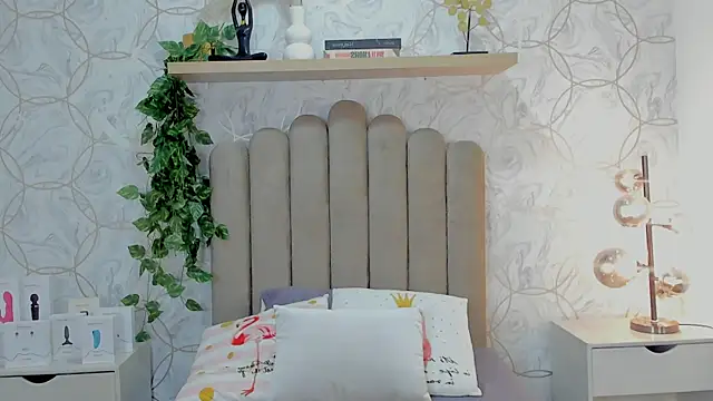 Snapshot of katherine_glow chatting on June 29, 7:14 pm katherine glow online show from June 29, 7:14 pm