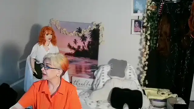 Snapshot of ZorynaDollHouse chatting on June 10, 11:24 pm ZorynaDollHouse online show from June 10, 11:24 pm
