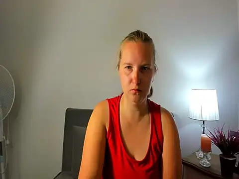 Snapshot of RoseTeacherX chatting on May 19, 5:19 pm RoseTeacherX online show from May 19, 5:19 pm