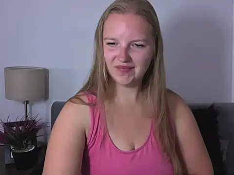 Snapshot of RoseTeacherX chatting on July 7, 7:45 am RoseTeacherX online show from July 7, 7:45 am