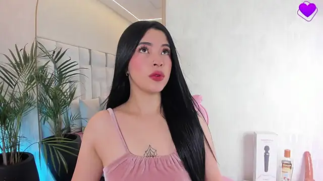 Snapshot of imnikaa_ chatting on June 2, 1:13 pm imnikaa online show from June 2, 1:13 pm