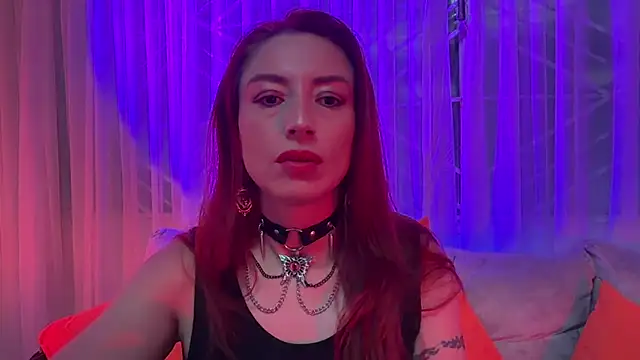 Snapshot of Queenscarlettsecret chatting on July 11, 1:14 pm Queenscarlettsecret online show from July 11, 1:14 pm