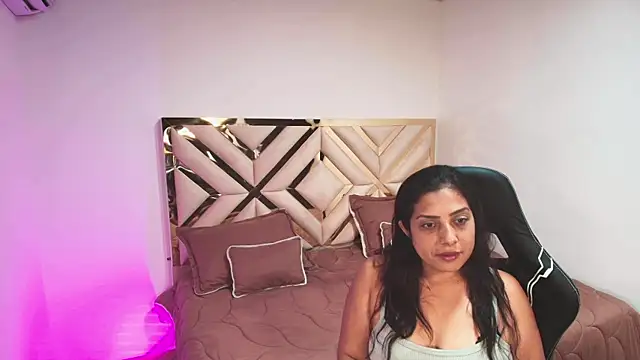 Bianca Royale online show from April 15, 8:20 pm