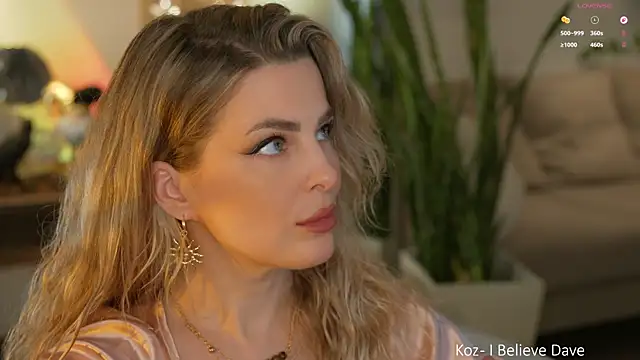 Snapshot of Lady--M chatting on May 3, 11:11 pm Lady--M online show from May 3, 11:11 pm