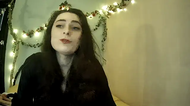 missclochette online show from April 21, 12:00 pm